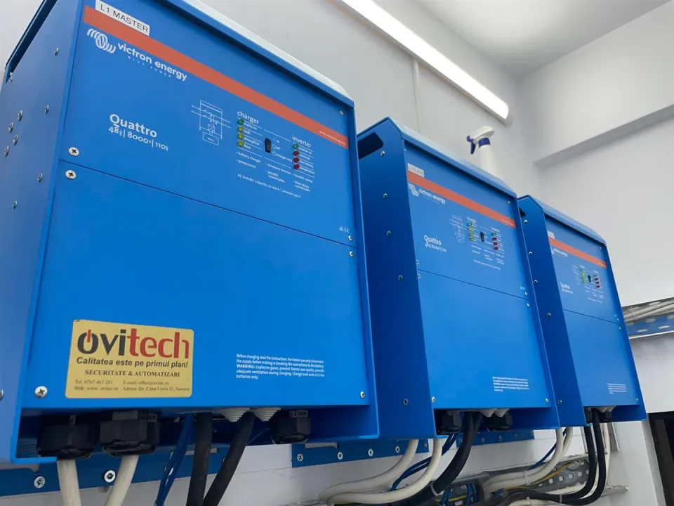 Invertoare Victron Energy montate de Ovitec pe panoul tehnic