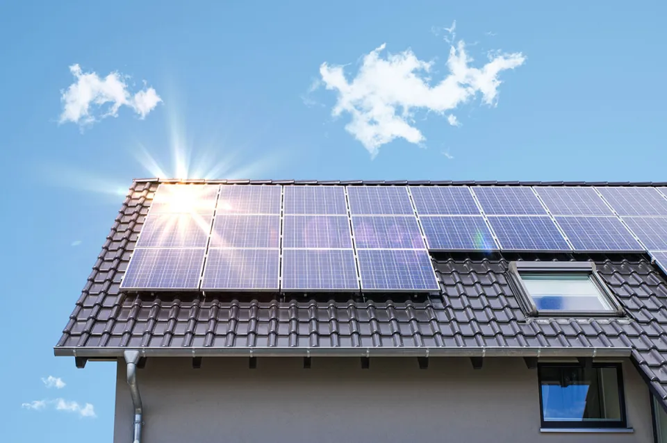 Preț montaj panouri fotovoltaice: de ce depinde costul